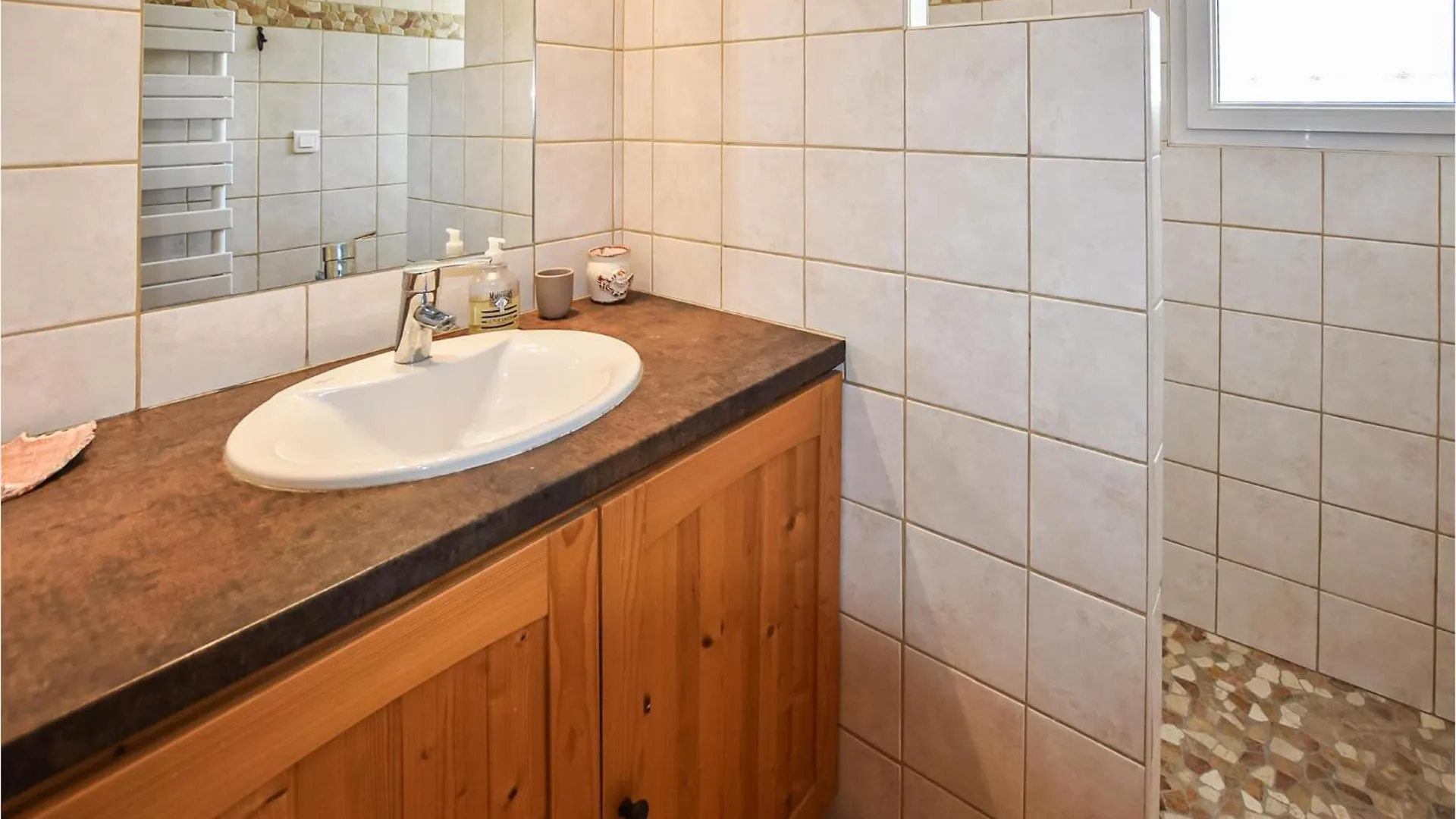 Holiday home Amazing Home In Mazan With Kitchen France