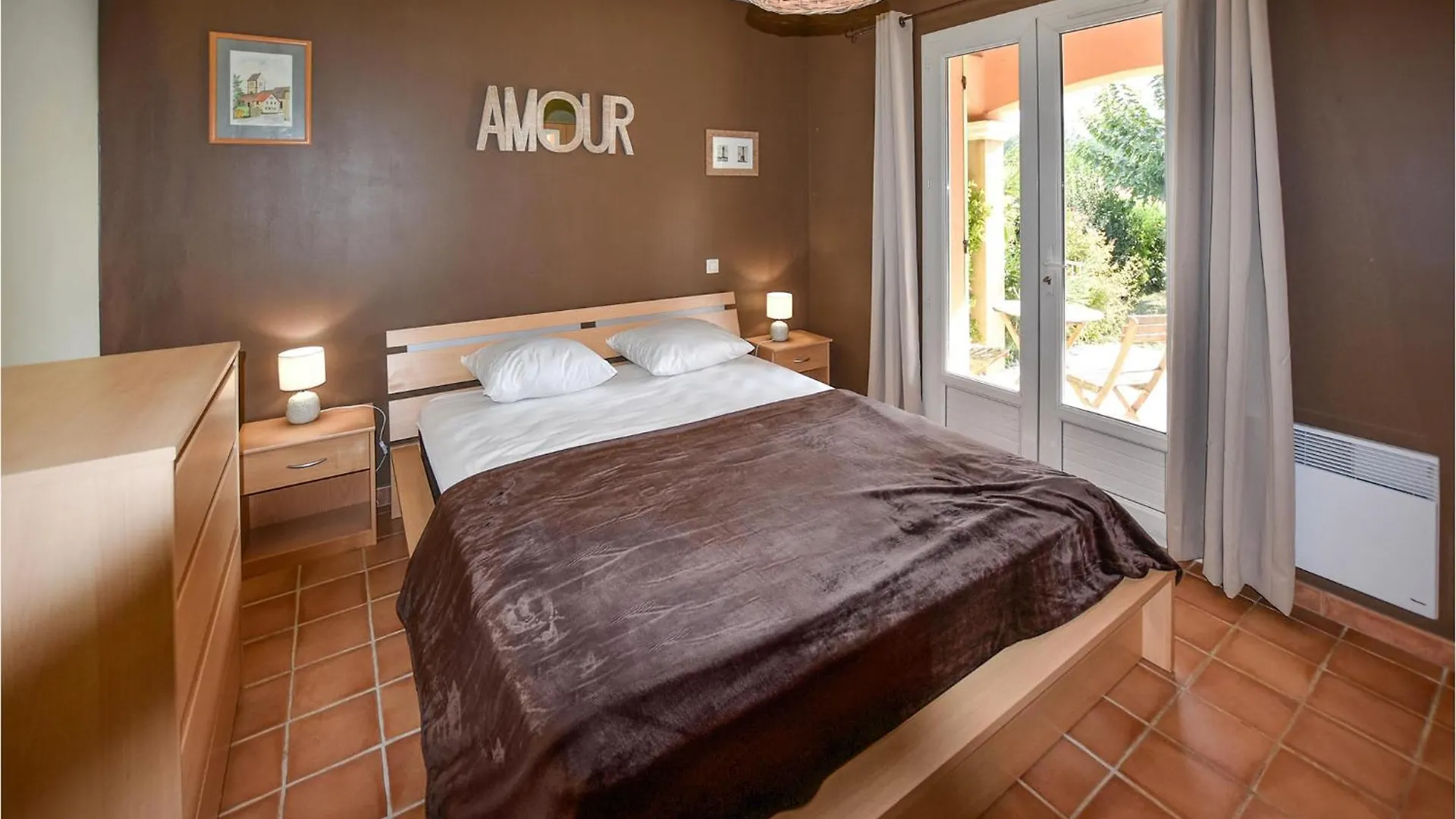 Amazing Home In Mazan With Kitchen 0*,  France